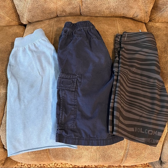 Big Boys Lot of Gap/Volcom/Place Shorts - Picture 1 of 13